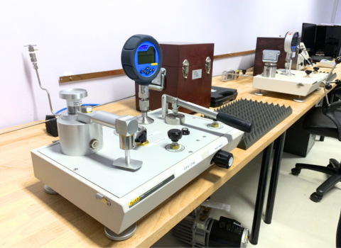 Pressure and Vacuum Metrology Lab